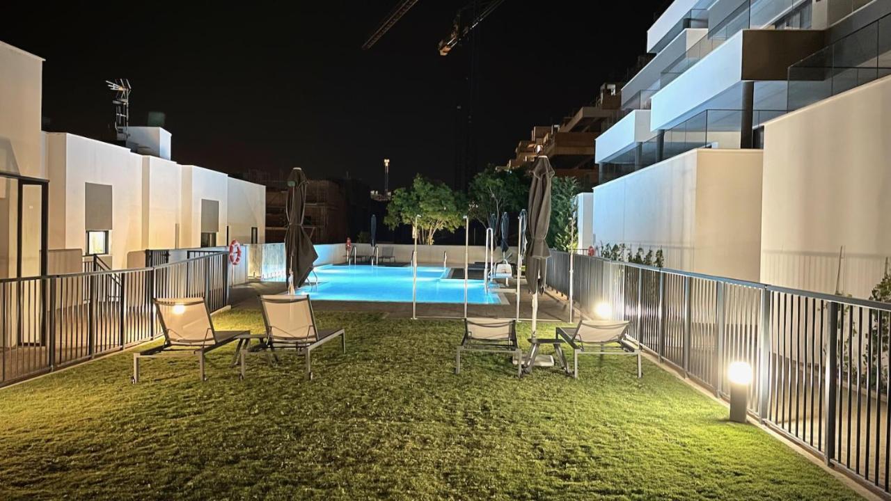 Estepona Place - Spacious Family City Apartment Exterior photo
