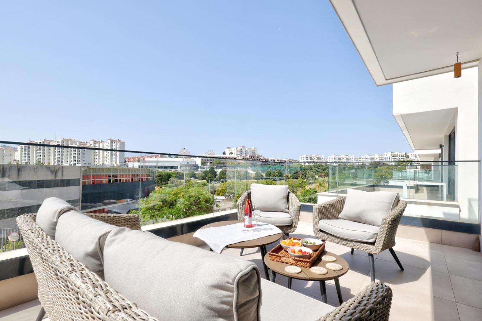 Estepona Place - Spacious Family City Apartment Exterior photo