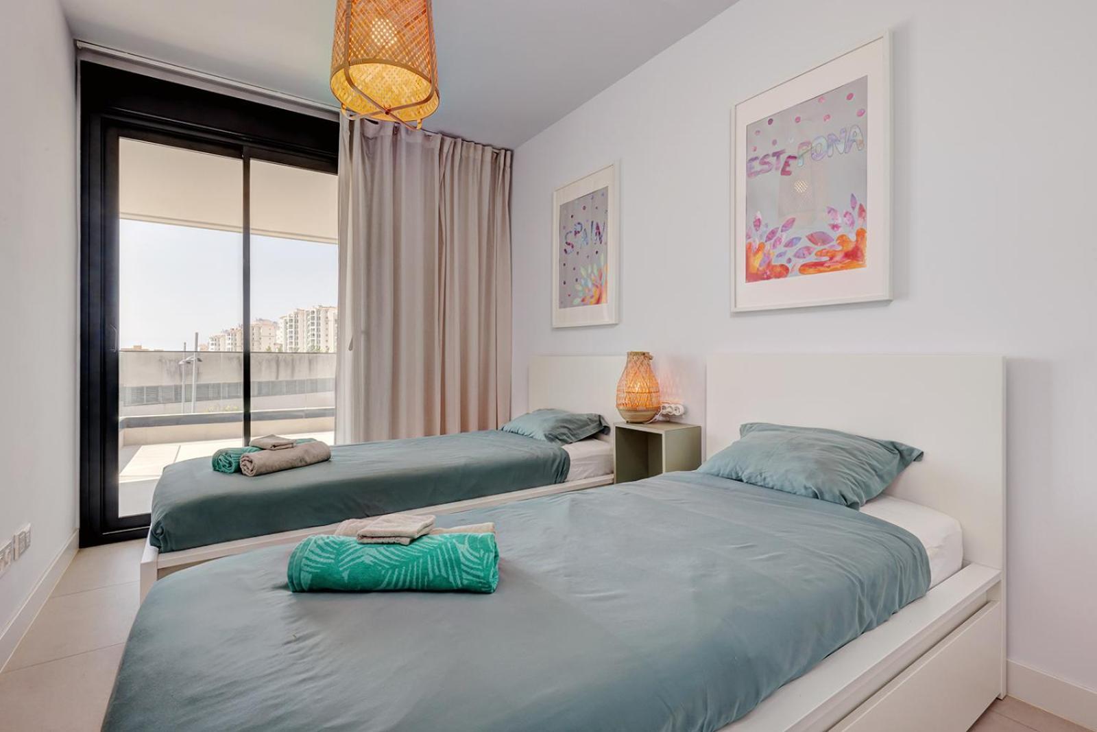 Estepona Place - Spacious Family City Apartment Exterior photo