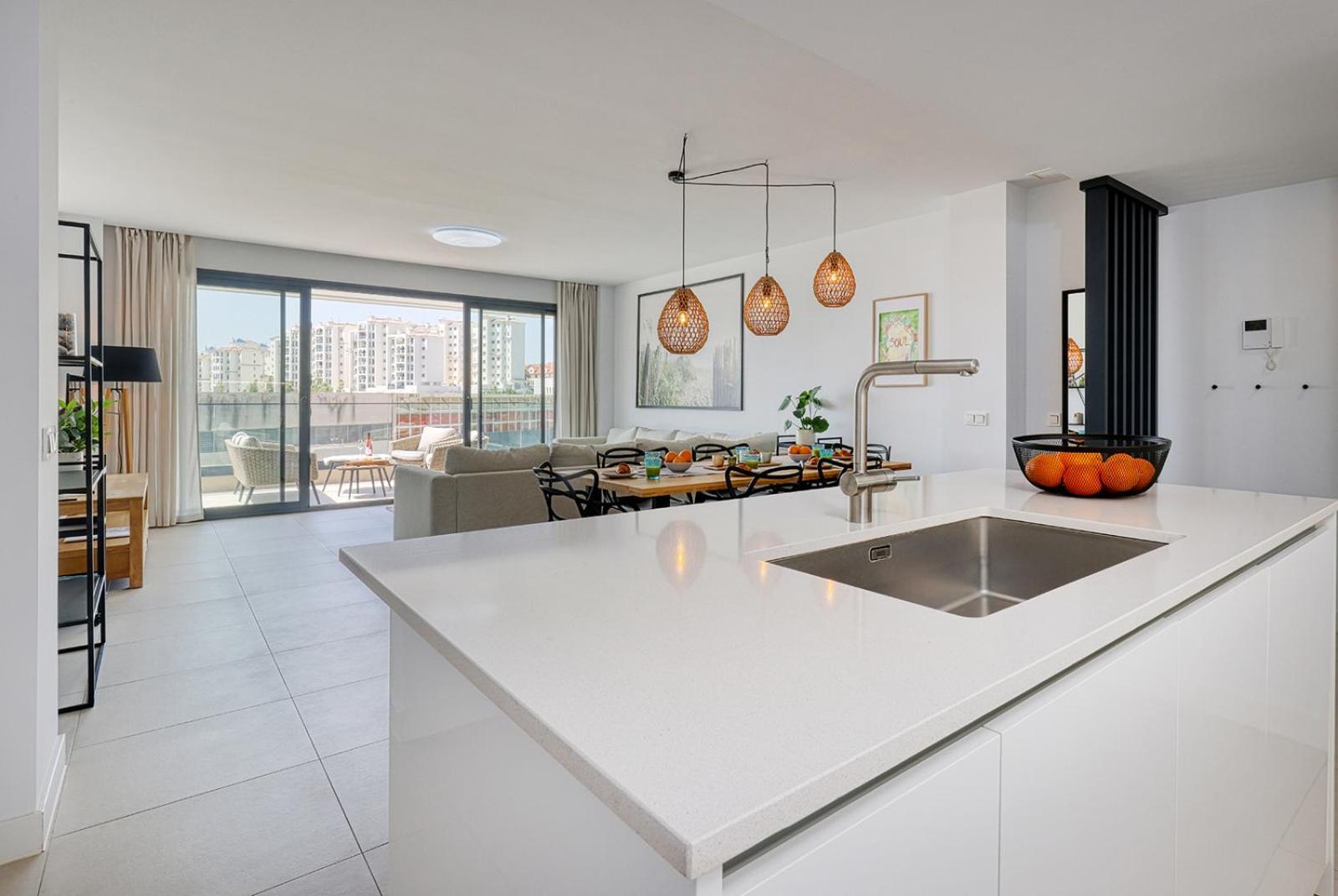 Estepona Place - Spacious Family City Apartment Exterior photo