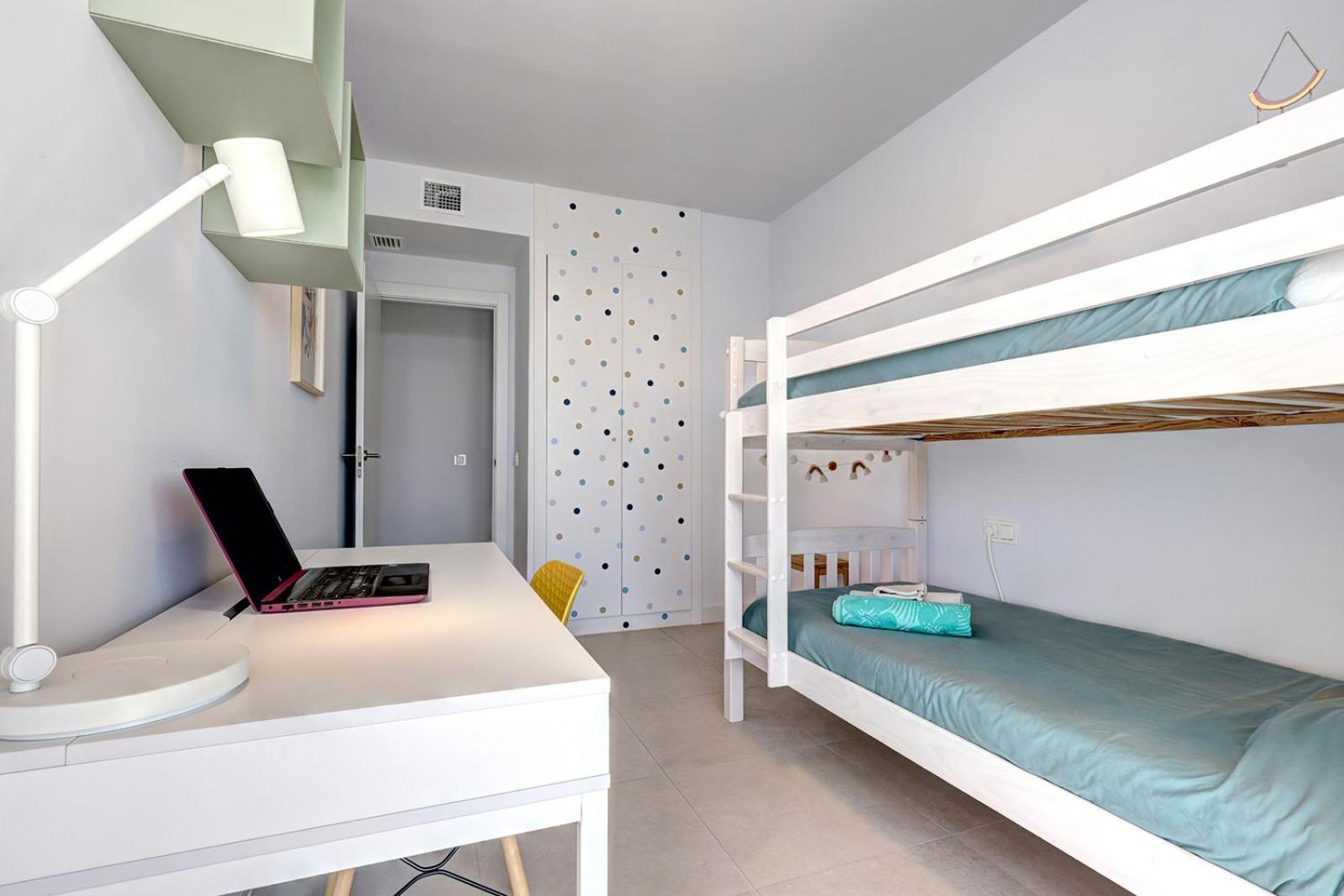 Estepona Place - Spacious Family City Apartment Exterior photo
