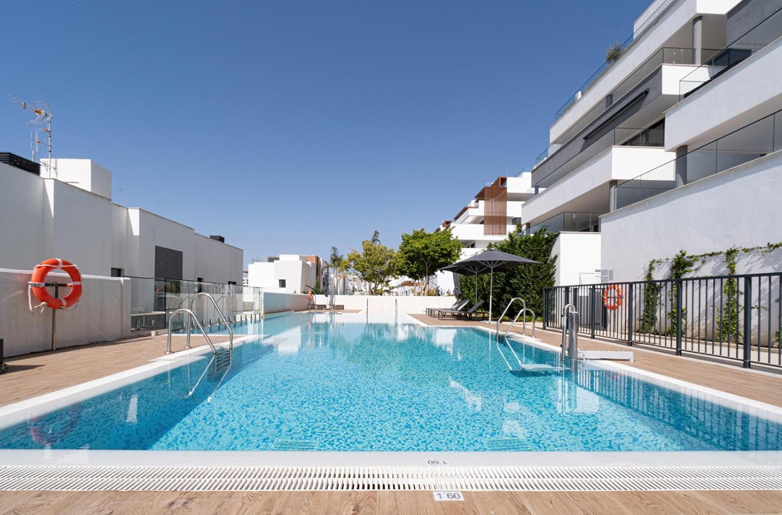 Estepona Place - Spacious Family City Apartment Exterior photo