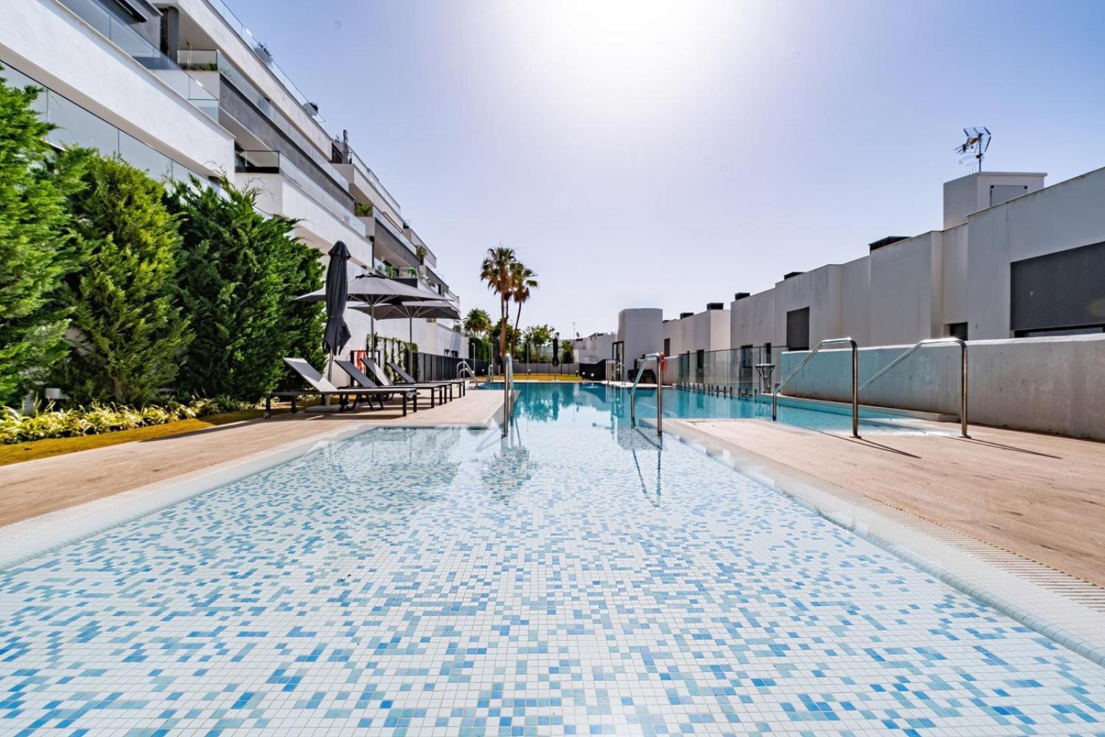 Estepona Place - Spacious Family City Apartment Exterior photo